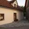 Cherry house - cosy house - ideal for bear watching, in the neighborhood of the medieval Snežnik castle - Stari Trg pri Ložu