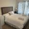 Osho’s Place. Few minutes drive to Niagara Falls. Brand new town house - Thorold