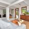 Misty Mountain Hideaway at Murrays Run ultra private rural escape with stunning views - Kulnura