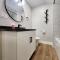 The Zen Escape Modern Queen Size One Bedroom Full Apartment