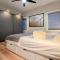 The Zen Escape Modern Queen Size One Bedroom Full Apartment - St. Catharines