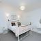 Light and spacious three bedroom house in Margate close to beach and amenities