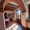 Il Fienile in Toscana A warm interior just a few minutes from the beach