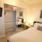 Castle B17 Contemporary Condo with Pool, Beach Access and Free Parking