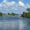 Newly built Villa Ballerina with heated pool and incredible view into beautiful Arrowheadcanal - Кейп-Корал