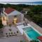 BRAND NEW Stone house MARCELA, 3 double bedrooms, pool - Лун