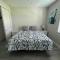 Newly built Villa Ballerina with heated pool and incredible view into beautiful Arrowheadcanal - Кейп-Корал
