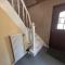 The Yellow House, Beach 5mins Drive, 3BR with free parking, Fast Fiber Internet