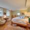 Hardwick Family Farmhouse on VAST Snowmobile Trail