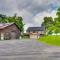 Hardwick Family Farmhouse on VAST Snowmobile Trail - Hardwick