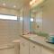 Pool, Lake and Sunset Views Home in Sarasota - ساراسوتا
