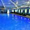 WOW!! Ultimate Pocono Retreat, Hot Tub, Game Room, Deck, Lakes, Skiing, Pools