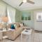 1 Block to Beach Galveston Coastal Cottage - 加尔维斯敦
