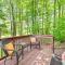 Tree-Lined Pocono Lake Retreat Walk to Beaches! - Pocono Lake