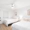 M Lake Worth Beach - Modern Villas Near West Palm Beach, Chic Retro Vibes, King Bed, Cozy Backyard, BBQ, Workspace, High-Speed Internet, Free Parking, 5 Minutes to Downtown & Beach