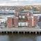 Dundee City Waterfront, 2 Bedroom 2 Bathroom Apartment - Parking and WIFI, short walk to V and A, Bus & Train Stations - دندي