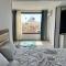 Pyramids View fort inn & Roof Top Access - القاهرة