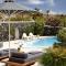 Modern & Comfortable Santorini Villa 3 Bedrooms Villa Aqua Private Pool & Beautiful Outdoor Space Exo Gialos