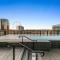 Sol Docklands - Unique 3 Bedroom Loft, Infinity Pool, Gym, Free Parking and Free Trams