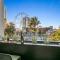 Sol Docklands - Unique 3 Bedroom Loft, Infinity Pool, Gym, Free Parking and Free Trams