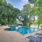 Guadalupe River Paradise with Hot Tub, Dock and Kayaks