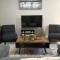 Townhouse in Uptown King Bed-Wi-Fi-Free Parking-Pool