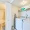 Anna Maria Island Runaway Tropical Dream-One Minute Walk To The Beach-Heated Pool