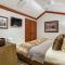 Lion Square Lodge South 750