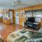 Satsuma Home with Fire Pit and Dunns Creek Access! - Satsuma