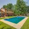 Family-Friendly West Chester Twp Home with Pool! - ويست تشيستر