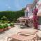 CLR - Stunning renovated house with pool to rent - Le Cannet
