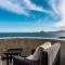 Oceanfront Penthouse, 2 Masters, 2 Baths, kitchen!