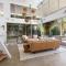 25 Whitehaven Parade