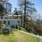 StayVista at Pine Estate with Outdoor Jacuzzi - Shimla