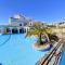 Right by the pool area in Capistrano Village! - Nerja