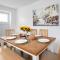 Fabulous, vibrant, town house, central Bath Road
