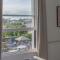 Fabulous, vibrant, town house, central Bath Road