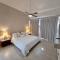 Golf & Lake View Oasis •Private Jacuzzi •Hard Rock