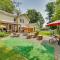 Spacious Victorian Home quarter Mi to Holiday Valley!