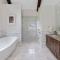 Element 52, Auberge Collection