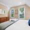 Blissful Boyne City Retreat: Luxurious & Modern! Sleeps 15!