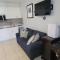 Dolphin, Studio 306, Beach steps away! Pool + WiFi - Ruskin