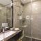 GreenTree Eastern Hotel Shenzhen Pinghu Huanan City Hehua Subway Station
