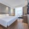 GreenTree Eastern Hotel Chongqing Jiefangbei International Airport Lushan Subway Station