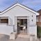 1 bedroom flat in centre of Odiham- free parking