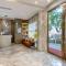 GreenTree Eastern Hotel Shenzhen Futian Civic Center Jingtan Subway Station