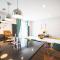 Luxury 4 Bed, 3 Bathroom, Pet Friendly Villa, Sleeps 8, with Hot Tub in Trearddur Bay