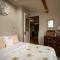 Treetops Lodge, Bantham, South Devon, a tranquil rural retreat
