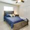 Spacious San Jacinto River Home with Waterfront Deck - 休斯顿
