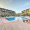 Walk to Coast North Myrtle Beach Condo with Pool! - ميرتل بيتش